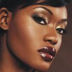 Para todos os tipos de pele,visamos a favorecer sua beleza natural, sua cor, oferecemos produtos de diversas cores para peles negras, para que fique cada vez mais bela!