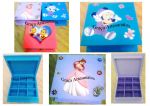 Porta Bijouterias em MDF. Com um compartimento. Pode ser utilizado como bombonière e depois para guardar biju. Decorados em Dècoupage.