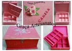 Porta Bijouterias em MDF. Com dois compartimentos e espao para anis. Decorados com Biscuit e Dcoupage. Personalizado.  