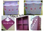 Porta bijouterias, colonial, em MDF, com dois compartimentos e espaço para anéis. Em decoupagem. O outro, com um compartimento e decorado com biscuit.
