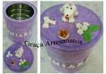 Lata de Neston pintada e decorada em biscuit. Para guardar alimentação canina.