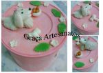 Lata de Neston pintada e decorada em biscuit. Para guardar alimentação canina.