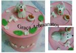 Lata de Neston pintada e decorada em biscuit. Para guardar alimentação canina.