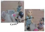 Sala de recepção, secretária e paciente em biscuit. Trabalho acadêmico em biscuit.