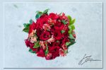Bouquet de rosas vermelhas com alstroemrias
MRIAN - Refgio do Vale