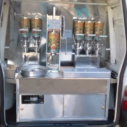 KIT CHURROS COM 5 DOCEIRAS; EM AÇO INOX. SERVE PARA TODO TIPO DE CARRO GRANDE - .
TAMANHO: 95cmX 60cm (codigo - kcg5)