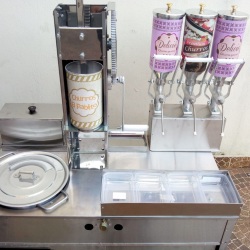 KIT CHURROS COM 3 DOCEIRAS; EM AÇO INOX. SERVE PARA TODO TIPO DE CARRO GRANDE - .
TAMANHO: 95cmX 60cm (codigo - kcg3)