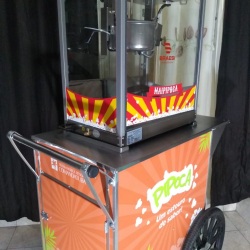 CARRINHO DO NOSSO CLIENTE TRANSAMERICA RESORT COMANDATUBA - 
Carrinho de pipoca gourmet modelo retro IDEALMAQ
com a m�quina de pipoca el�trica da marca braesi