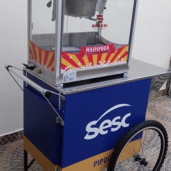 CARRINHO DO NOSSO CLIENTE SESC
Carrinho de pipoca gourmet modelo retro IDEALMAQ
com a m�quina de pipoca el�trica da marca braesi