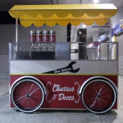 QUIOSQUE DE CHURROS P/ SHOPPING(código qcgc) - Bonito, estiloso, moderno... com estrutura interna e do toldo, com tubos de alumínio, e Adesivado com película protetora. (medidas: 2 metros x 2 metros)