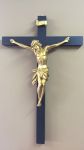 AR2485.CRUCIFIXO DE MADEIRA E CRISTO EM RESINA 80cm