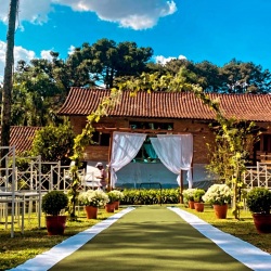 CASAMENTO NO JARDIM DA MANSAO