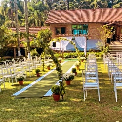 CASAMENTO NO JARDIM DA MANSAO