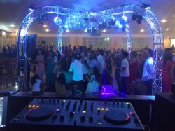 Casamento Larissa e Sidney Pacote Ouro - Estrutura em X, dia 16/12/2017 - Dj Rafael Gama & Ourosom www.ourosom.com dj em vila velha, dj em vitria, dj na serra, dj em cariacica, dj para todo ES! Noiva, casamento