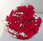 Buquê de rosas vermelha com mosquitinho