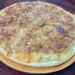 Pizza Doce dos Seus Sonhos!
Experimente nossa deliciosa Pizza de Banana com Açúcar e Canela!
Uma combinação irresistível de banana madura, açúcar e um toque especial de canela, assada na perfeição para um sabor inesquecível!
Peça agora e se entregue a essa delícia!