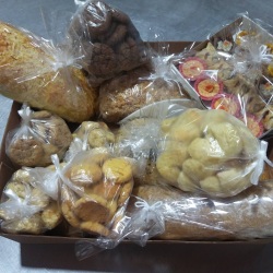 BoxNamorado ideal para aquele encontro romântico.
Tamanho Padrão, serve fartamente 02 pessoas.