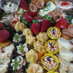BoxAntepastos com Canapés e Salgados