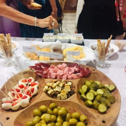 Mesa de Antepasto em Ch de Bebe.