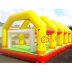 Quadra de Futebol de Sab�o, ela mede 6mt de comprimento 3 de largura e 3 de altura. 
�timo para festa infantil capacidade para 4 crian�as por vez at� 8 anos de idade.