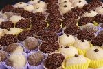 Docinhos
(Brigadeiros,Beijinhos,Bicho de p,Abacaxi & Brig.de Nozes)