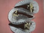 Cones e chocolate recheados com branquinho