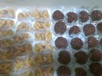 Negrinhos para os gauchos (brigadeiros), e bolinhas de castanhas!