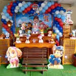 Decora��o Patrulha canina com mesa rustica /escura 
Bal�es com desenho por conta do cliente