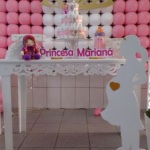 Princesa com mesa provençal sem os cubos
Pode trocar por cortinado invés de tela de balões
Fazemos para menino