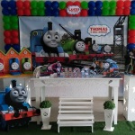 Decorao Thomas e seus Amigos mesa provenal