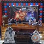 Decorao Star Wars 
Montamos tambm o tema com cilindros