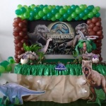 Decora��o Dinossauros
Com arco de bal�es  e mesa com tecido de juta opcional