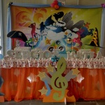 Festa a Fantasia 
Baile de m�scaras
Para todas as idades!
Temos outras op��es de cores e painel.