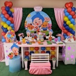Decoração Palhaço Plim Plim
Decoração Herói do Coração.
Para meninos trocamos os detalhes em rosa por outra cor da sua preferência.