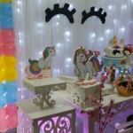 Decora��o Unic�rnio ou chuva de amor mudando os unic�rnios por nuvenzinhas ,modelo de bal�es em tela