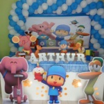 Pocoyo
Com arco de bal�es