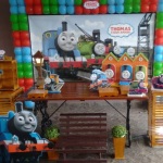 Thomas e Seus amigos mesa provenal rstica .