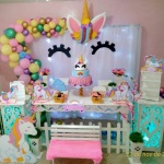 Decora��o Unic�rnio com arco desconstru�do . 
Bal�es metalizados por conta do cliente . .
