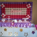 Decoração clean com painel de balões e nome .
Fazemos para menina e menino.
Para aniversário e chá de bebê