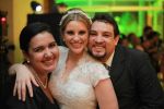 A noiva Bruna com Vanessa e Jonas