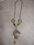 Colar Priscila.

R$ 5,00 + frete. 

Para comprar esta pea, entrar em contato atravs do email: vintage-brecho@bol.com.br.