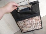 Bolsa/Sacola Suzie
Bolso externo, com lindas alças em metal. (produto usado)
Apenas: R$ 10,00 + frete.
(para comprar esta peça, entre em contato através do email vintage-brecho@bol.com.br)