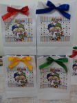 Sacolinha personalizada Patati Patatá - Sacolinha de papel com adesivo e laço para fechar - 22x13,5x4,2cm (A4):