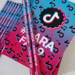 Bloquinho com lpis personalizado tema Tik Tok.